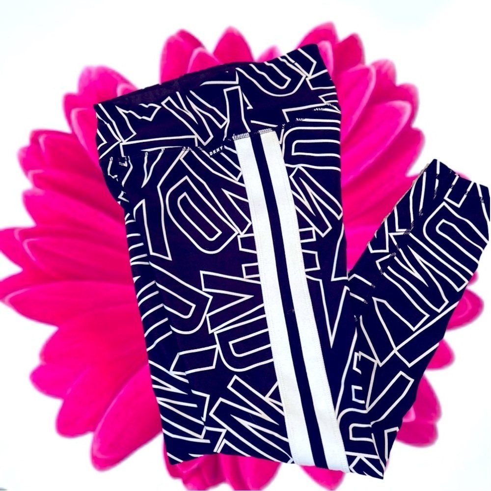 🌸DKNY Sport Yoga Pants with Large Stripes on Side in Black & White Print - XS
